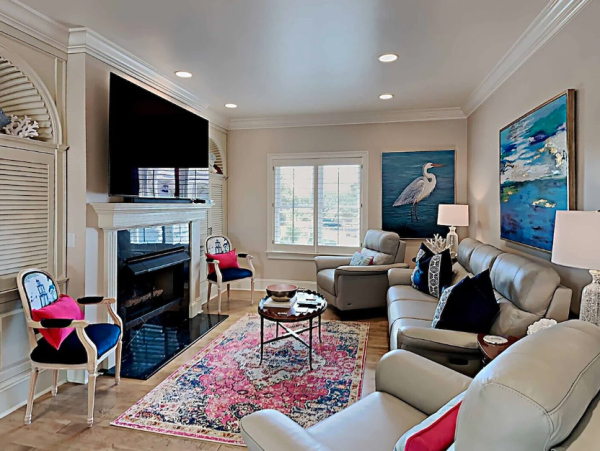 Elegant Beach retreat in Pawleys Island 5-Bedroom Steps to Beach